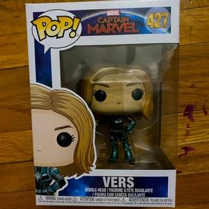 VERS Captain Marvel Funko Pop